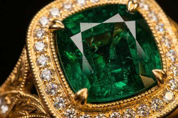 emerald engagement rings