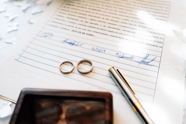 how to choose wedding officiant